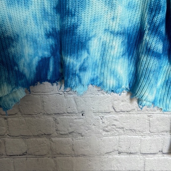New! Fate Tye Dye Sweater - Picture 4 of 9